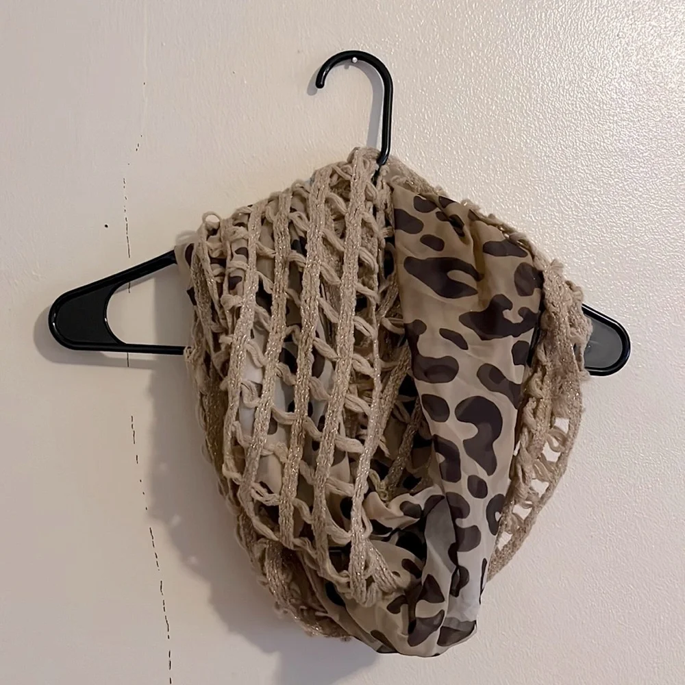 Infiniti Scarf - Picture 2 of 4